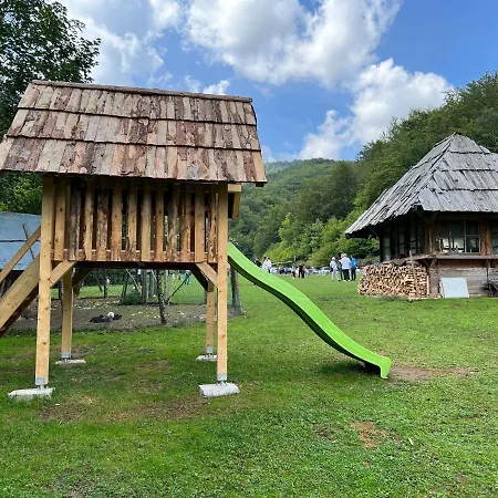 住宿加早餐酒店 Bjelasnica-villa-treskina Dvorista-apartmani-izletiste-ribnjak *