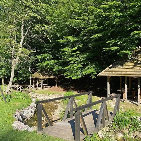 Bjelasnica-villa-treskina Dvorista-apartmani-izletiste-ribnjak * 塞拉耶佛