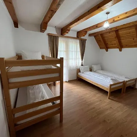 住宿加早餐酒店 Bjelasnica-villa-treskina Dvorista-apartmani-izletiste-ribnjak 塞拉耶佛