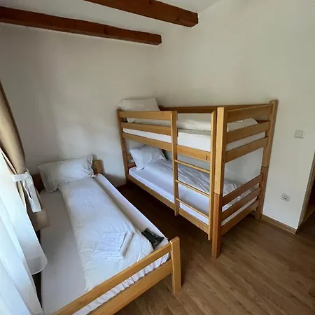 住宿加早餐酒店 Bjelasnica-villa-treskina Dvorista-apartmani-izletiste-ribnjak *