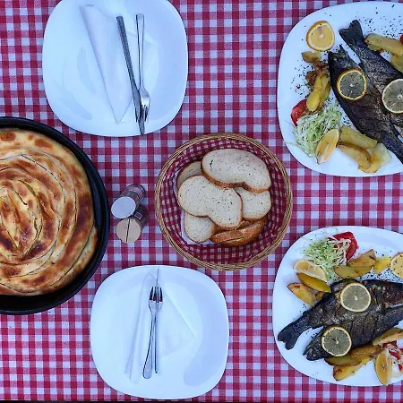 Bjelasnica-villa-treskina Dvorista-apartmani-izletiste-ribnjak 塞拉耶佛