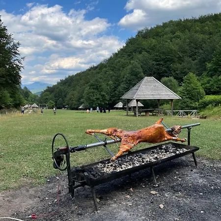 Bjelasnica-villa-treskina Dvorista-apartmani-izletiste-ribnjak *