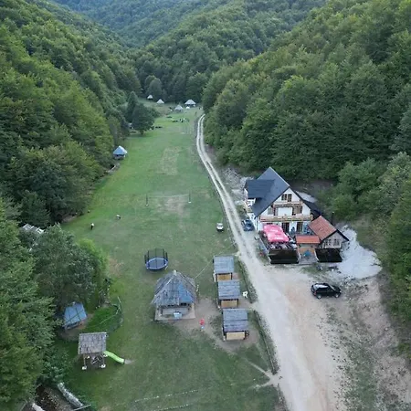 住宿加早餐酒店 Bjelasnica-villa-treskina Dvorista-apartmani-izletiste-ribnjak *