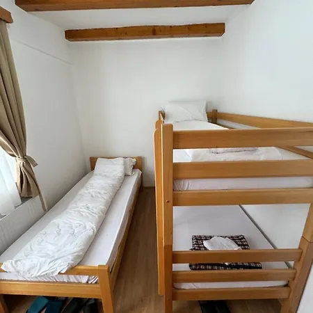 住宿加早餐酒店 Bjelasnica-villa-treskina Dvorista-apartmani-izletiste-ribnjak