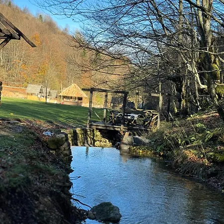 Bjelasnica-villa-treskina Dvorista-apartmani-izletiste-ribnjak * 塞拉耶佛